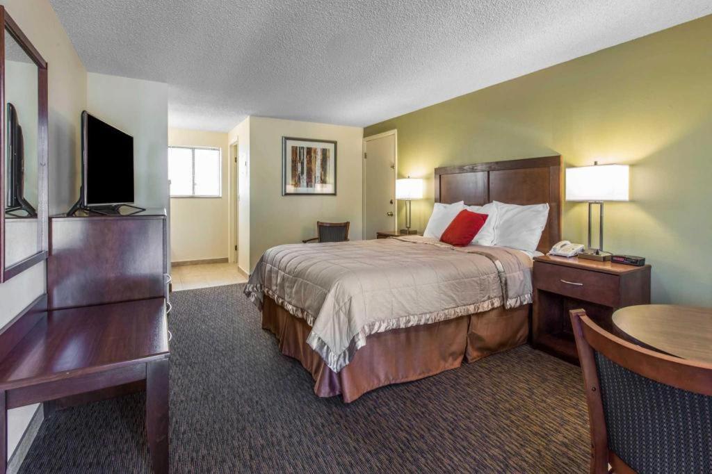 גלנווד ספרינגס Rodeway Inn מראה חיצוני תמונה