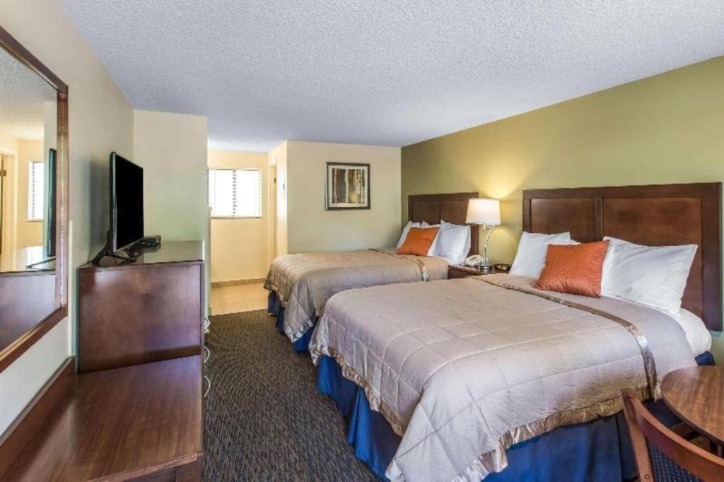 גלנווד ספרינגס Rodeway Inn מראה חיצוני תמונה