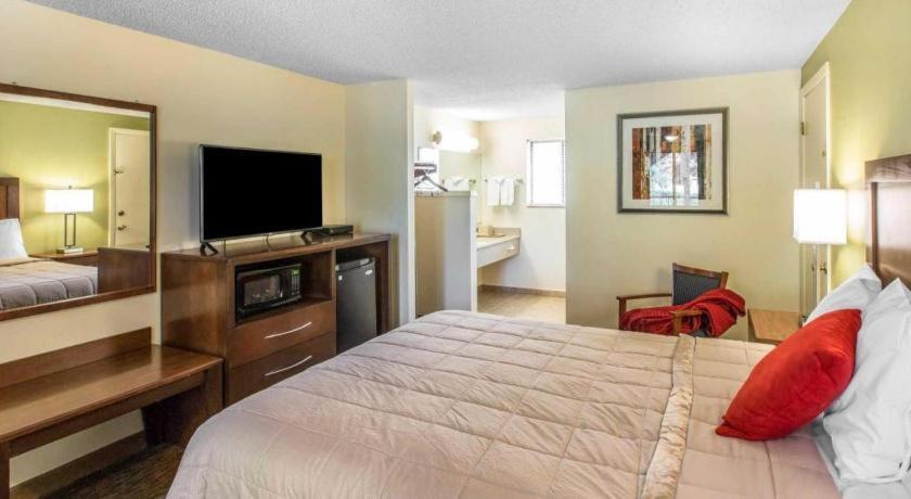 גלנווד ספרינגס Rodeway Inn מראה חיצוני תמונה