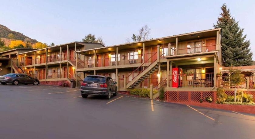 גלנווד ספרינגס Rodeway Inn מראה חיצוני תמונה