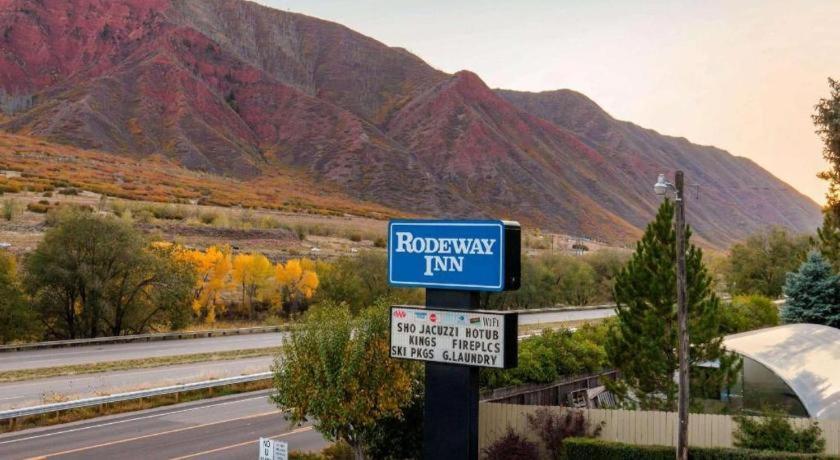 גלנווד ספרינגס Rodeway Inn מראה חיצוני תמונה