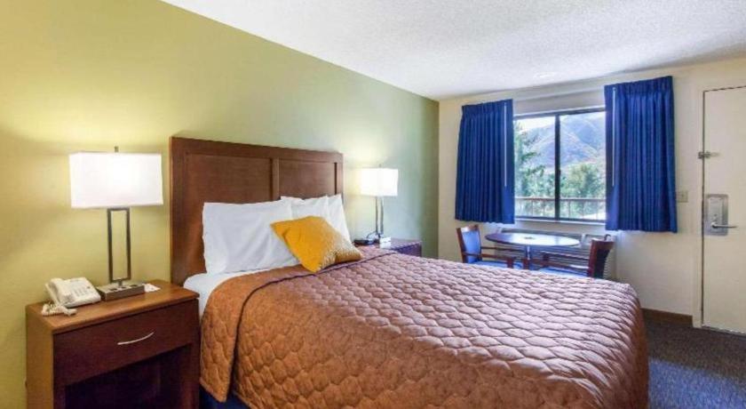 גלנווד ספרינגס Rodeway Inn מראה חיצוני תמונה